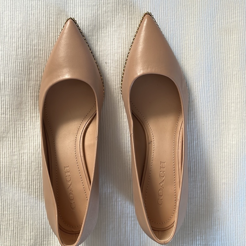 NWB COACH WILLA PUMP- size 8color is called Beachwood